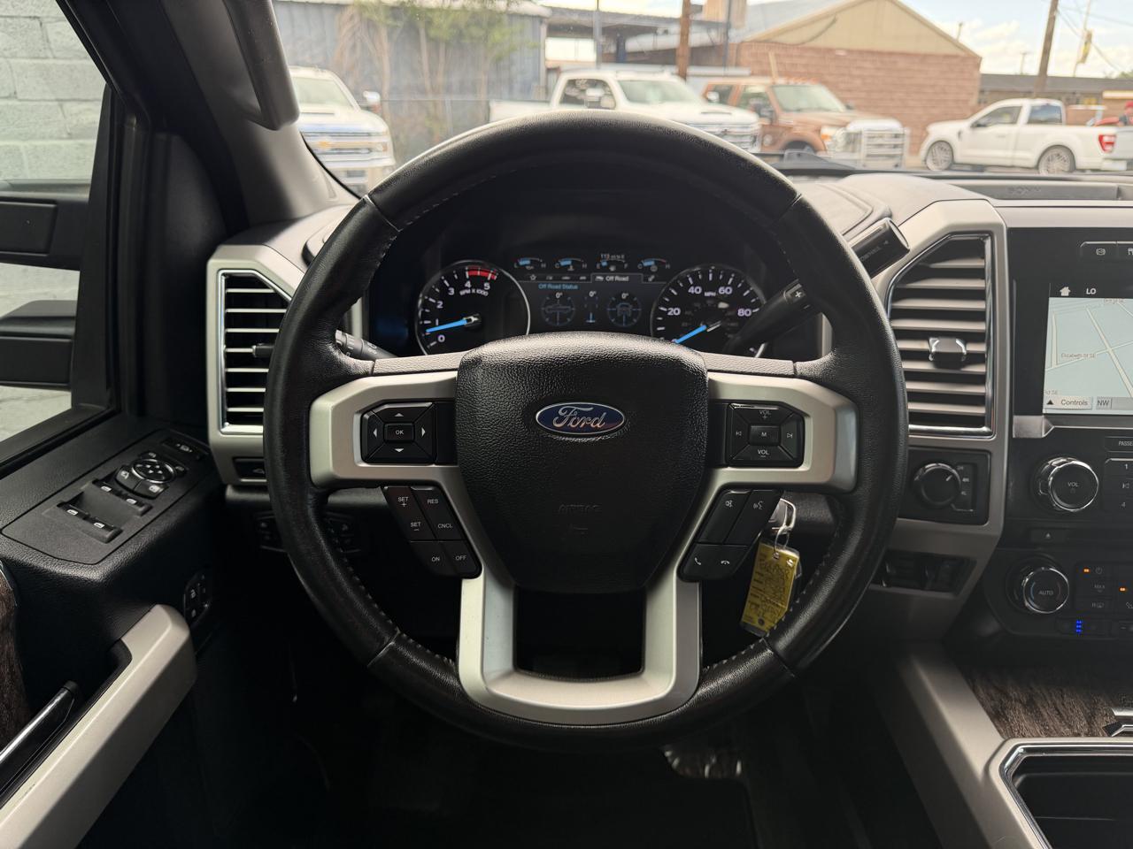 Ford Super Duty F-350 DRW Lariat 4WD Crew Cab 8' Box 2017