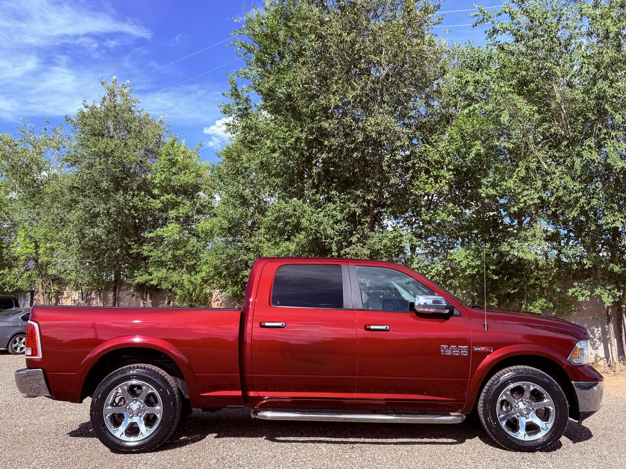 RAM 1500 Laramie 4x4 Crew Cab 6'4" Box 2018