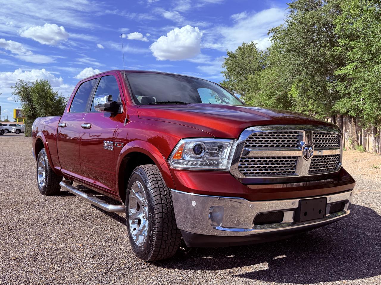RAM 1500 Laramie 4x4 Crew Cab 6'4" Box 2018