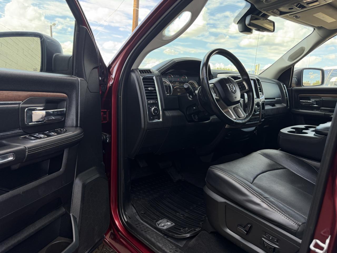 RAM 1500 Laramie 4x4 Crew Cab 6'4" Box 2018