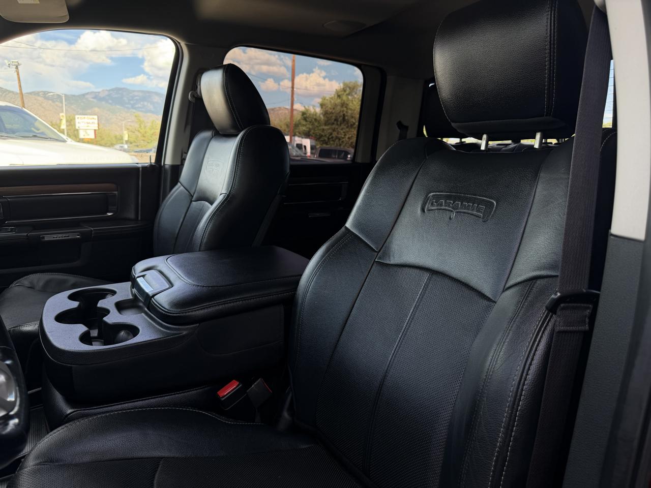 RAM 1500 Laramie 4x4 Crew Cab 6'4" Box 2018