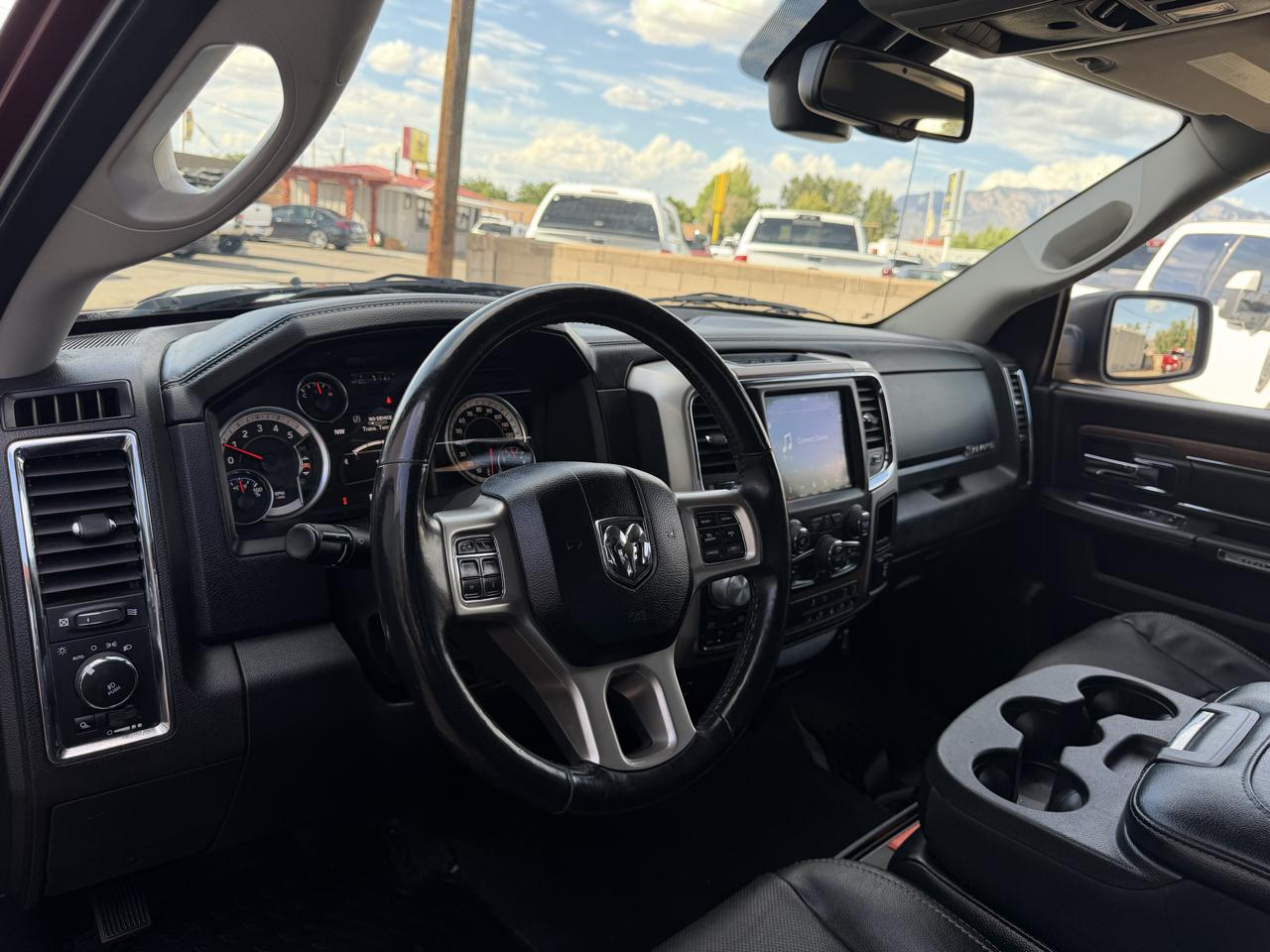 RAM 1500 Laramie 4x4 Crew Cab 6'4" Box 2018