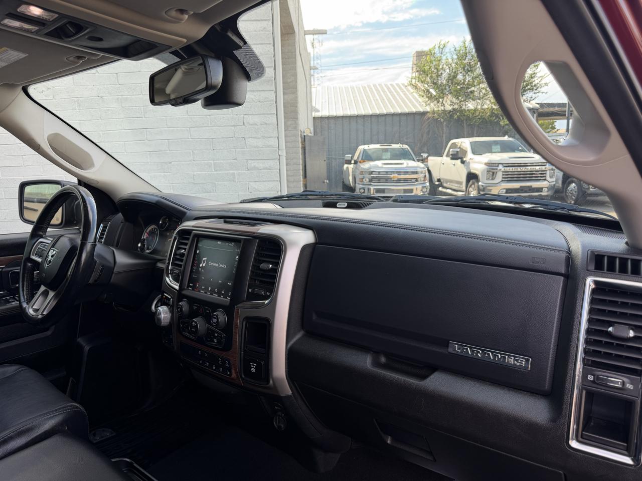 RAM 1500 Laramie 4x4 Crew Cab 6'4" Box 2018