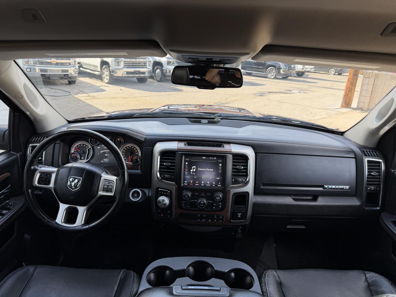 RAM 1500 Laramie 4x4 Crew Cab 6'4" Box 2018