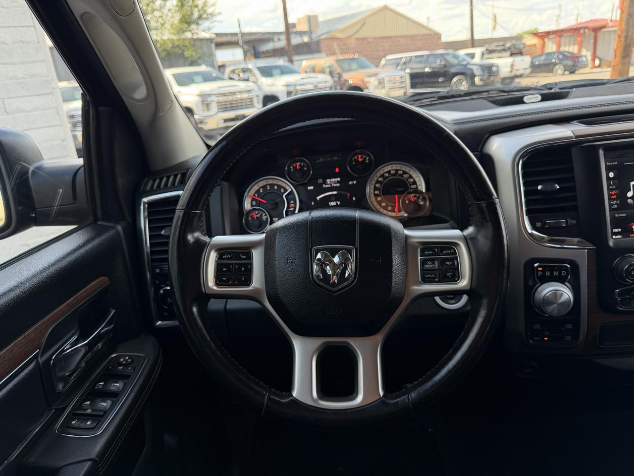 RAM 1500 Laramie 4x4 Crew Cab 6'4" Box 2018