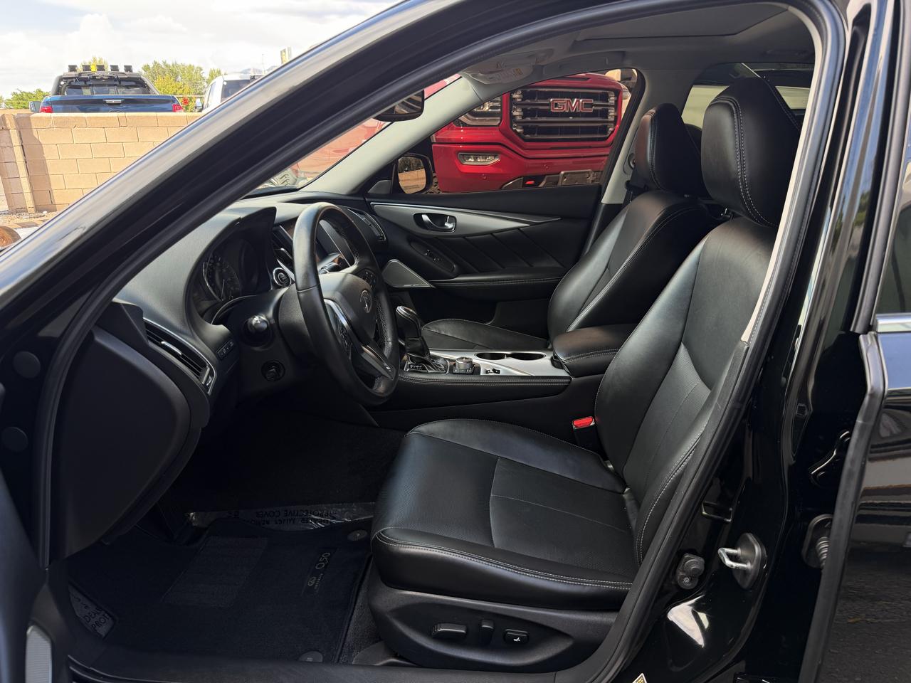 Infiniti Q50 LUXE RWD 2023
