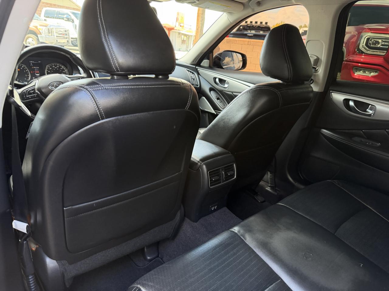 Infiniti Q50 LUXE RWD 2023