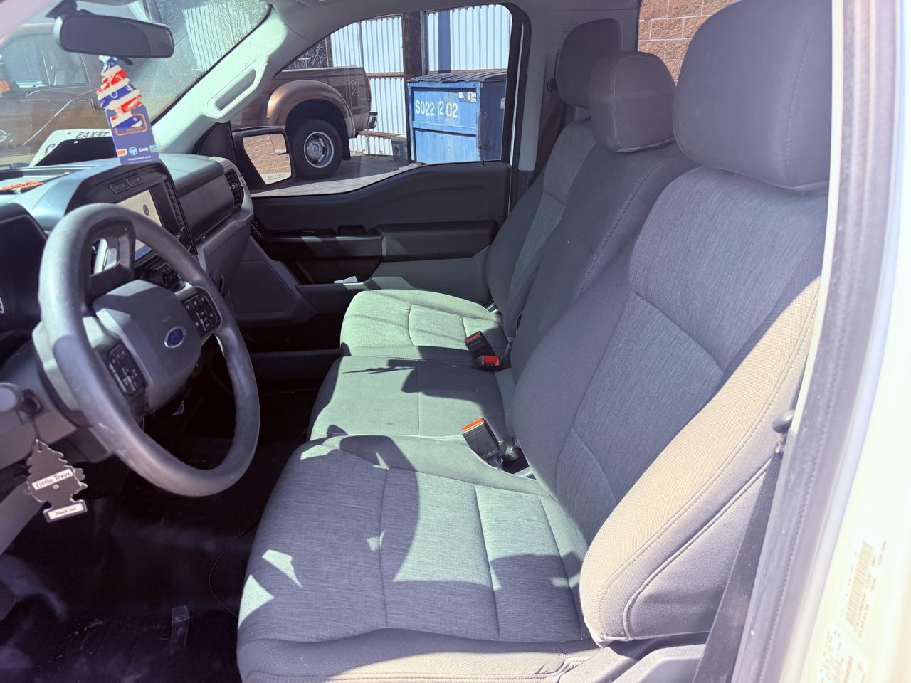 Ford F-150 XLT 2WD Reg Cab 8' Box 2021