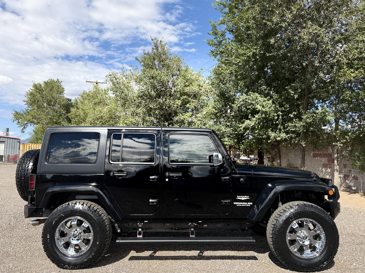 Jeep Wrangler Unlimited 4WD 4dr Sahara 2011