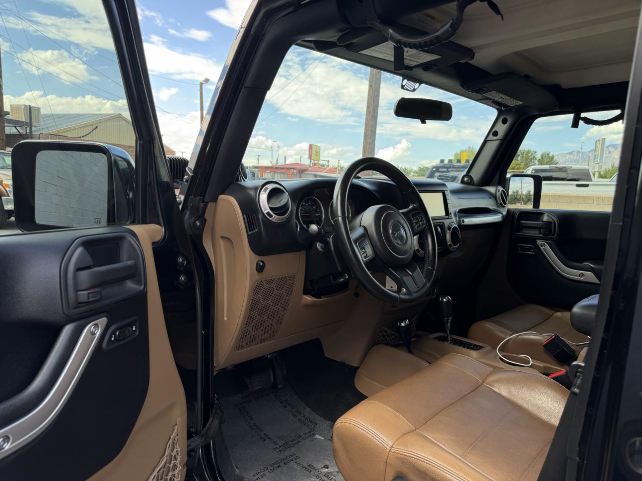 Jeep Wrangler Unlimited 4WD 4dr Sahara 2011