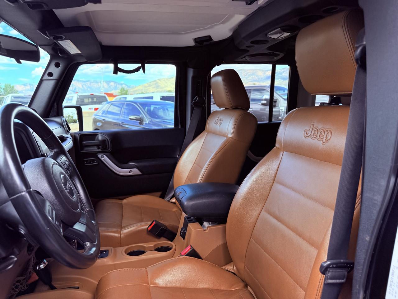 Jeep Wrangler Unlimited 4WD 4dr Sahara 2011
