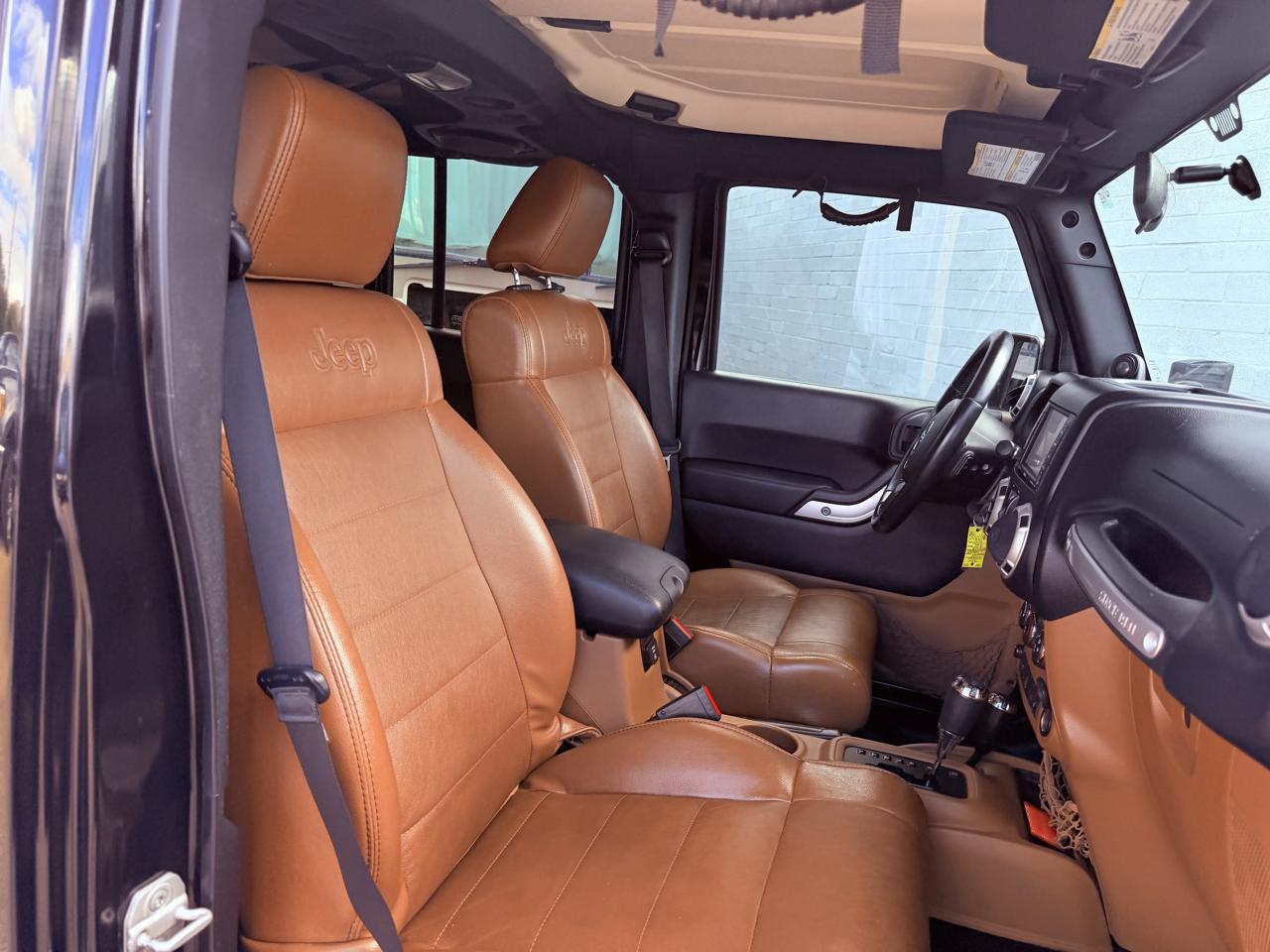 Jeep Wrangler Unlimited 4WD 4dr Sahara 2011
