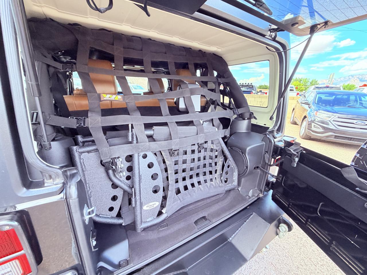 Jeep Wrangler Unlimited 4WD 4dr Sahara 2011