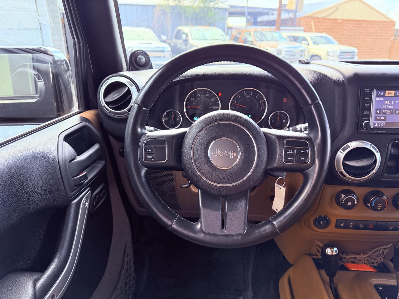 Jeep Wrangler Unlimited 4WD 4dr Sahara 2011
