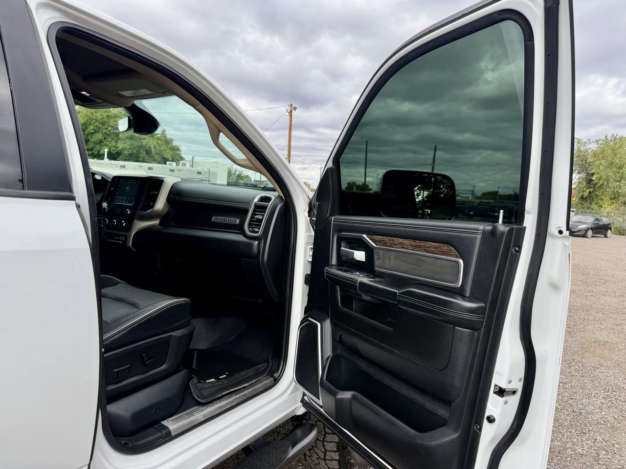 RAM 2500 Laramie 4x4 Crew Cab 6'4" Box 2020
