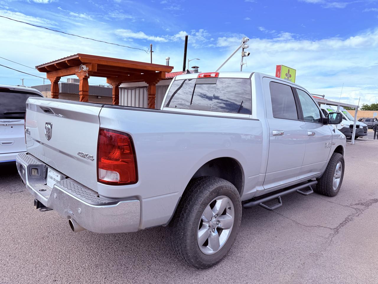 RAM 1500 4WD Crew Cab 140.5" Big Horn 2015