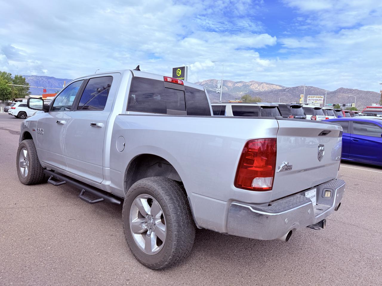 RAM 1500 4WD Crew Cab 140.5" Big Horn 2015