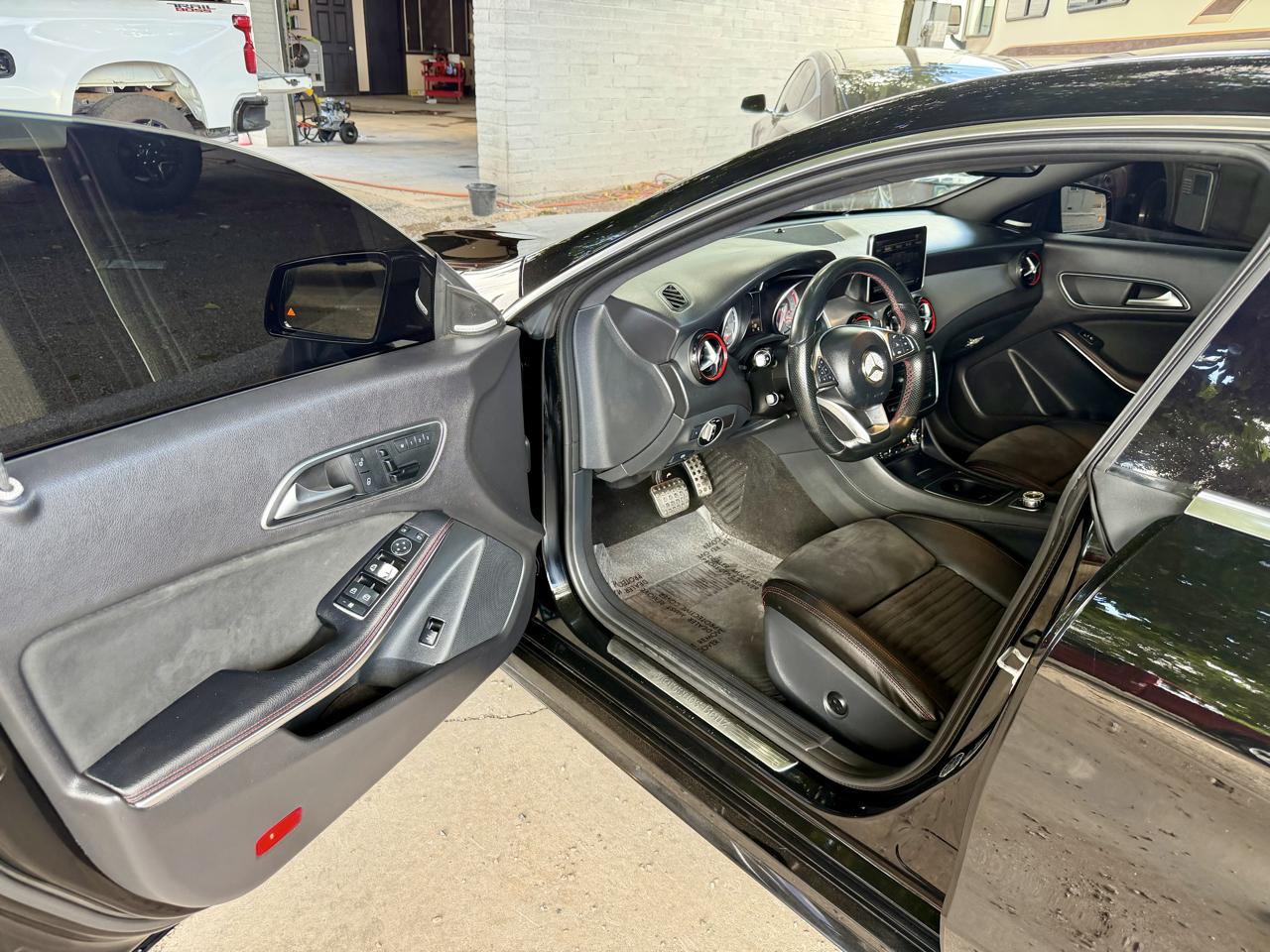 Mercedes-Benz CLA 4dr Sdn CLA 250 4MATIC 2016