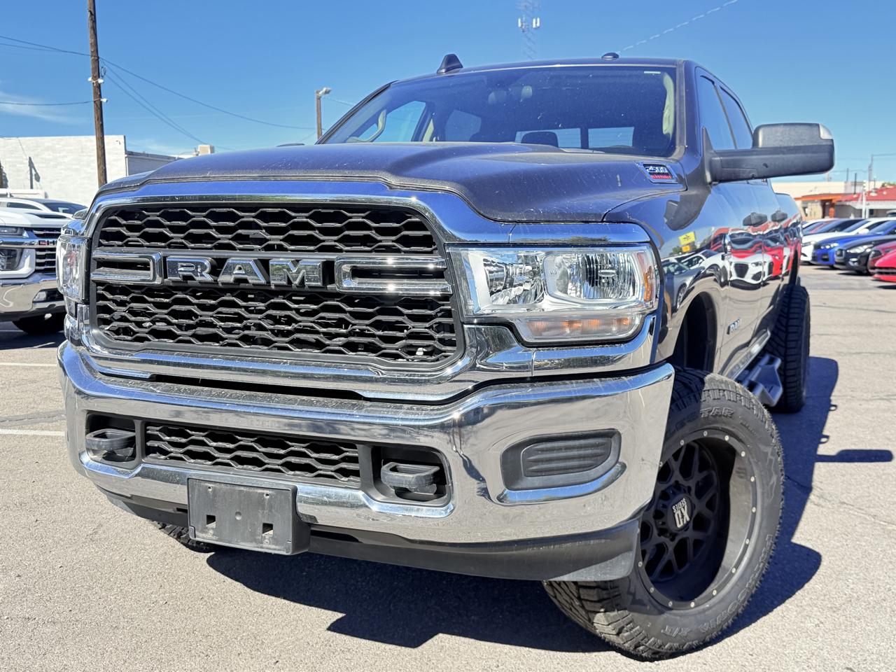 RAM 2500 Tradesman 4x4 Crew Cab 6'4" Box 2020