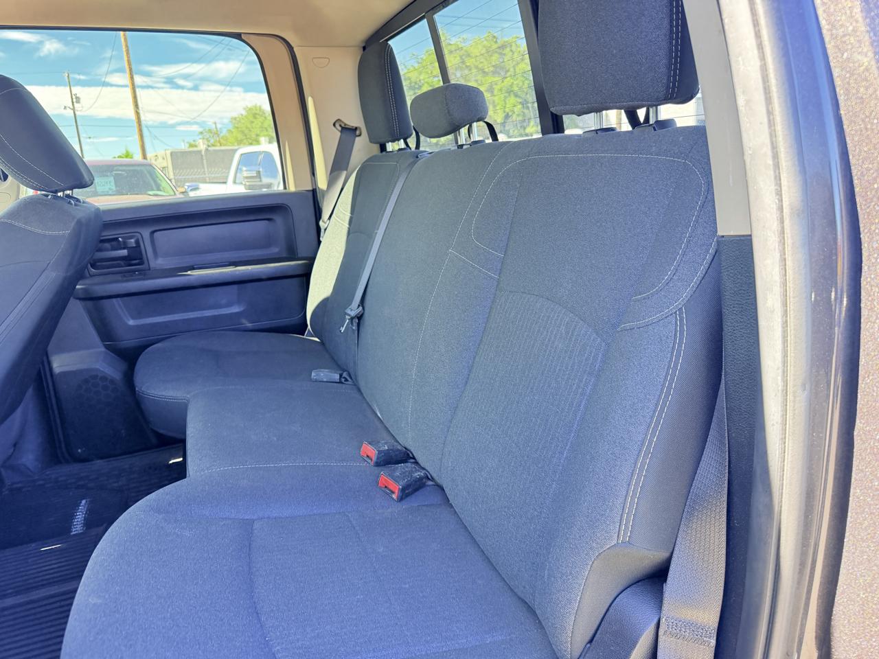 RAM 2500 Tradesman 4x4 Crew Cab 6'4" Box 2020