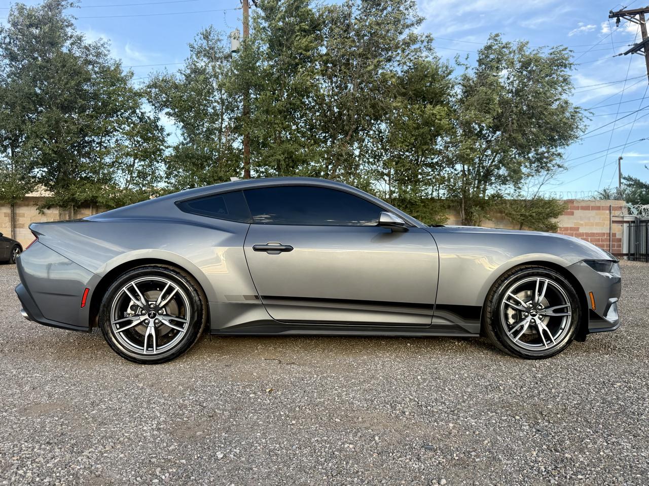 Ford Mustang EcoBoost Fastback 2025