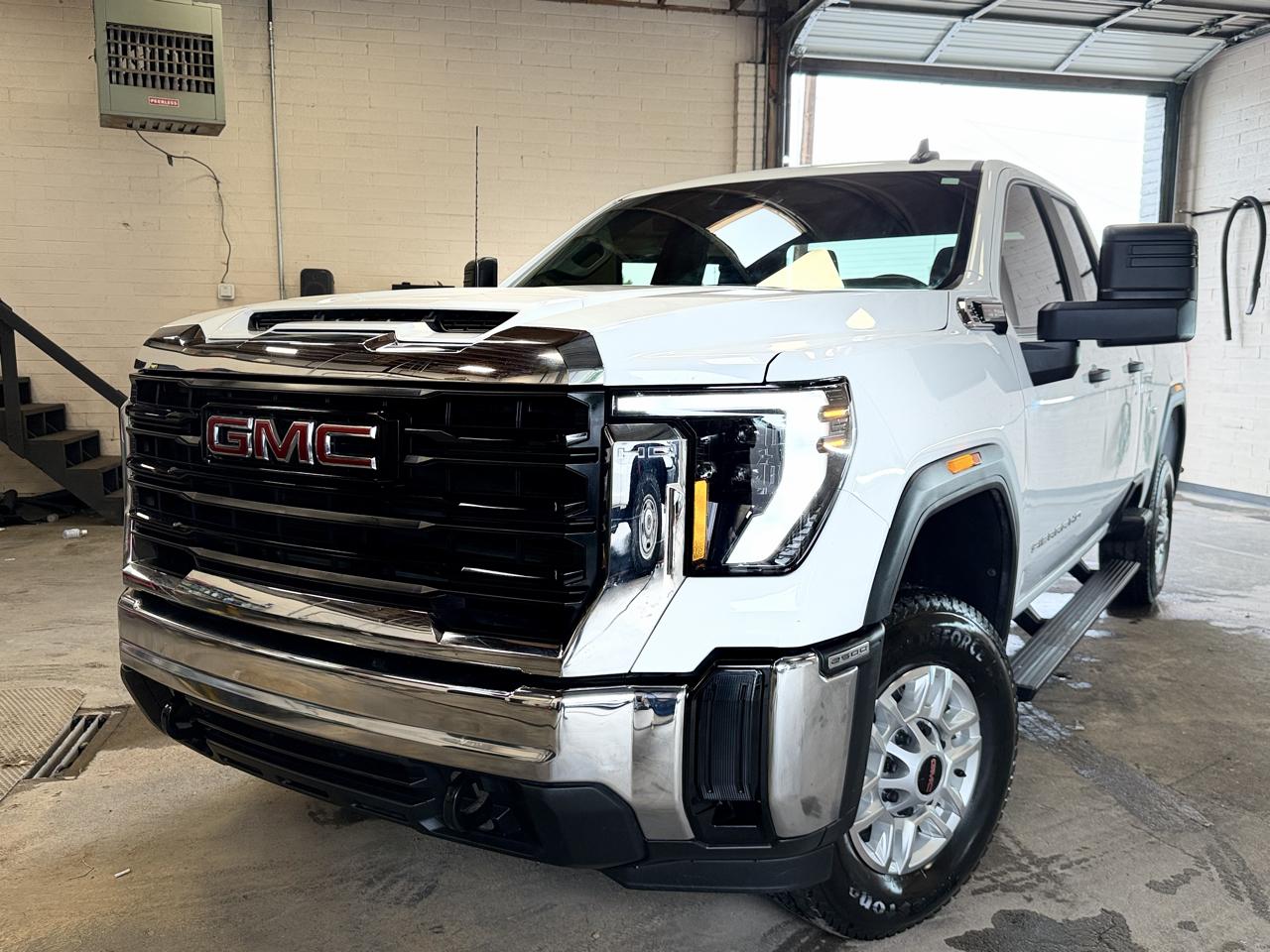 GMC Sierra 2500HD 4WD Double Cab 149" Pro 2026