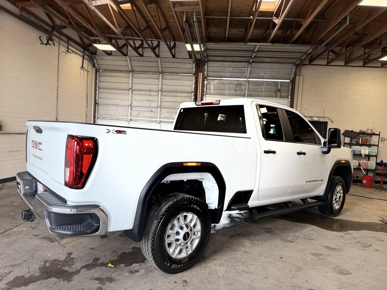 GMC Sierra 2500HD 4WD Double Cab 149" Pro 2026