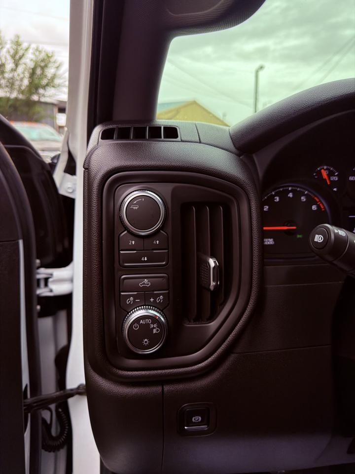 GMC Sierra 2500HD 4WD Double Cab 149" Pro 2026