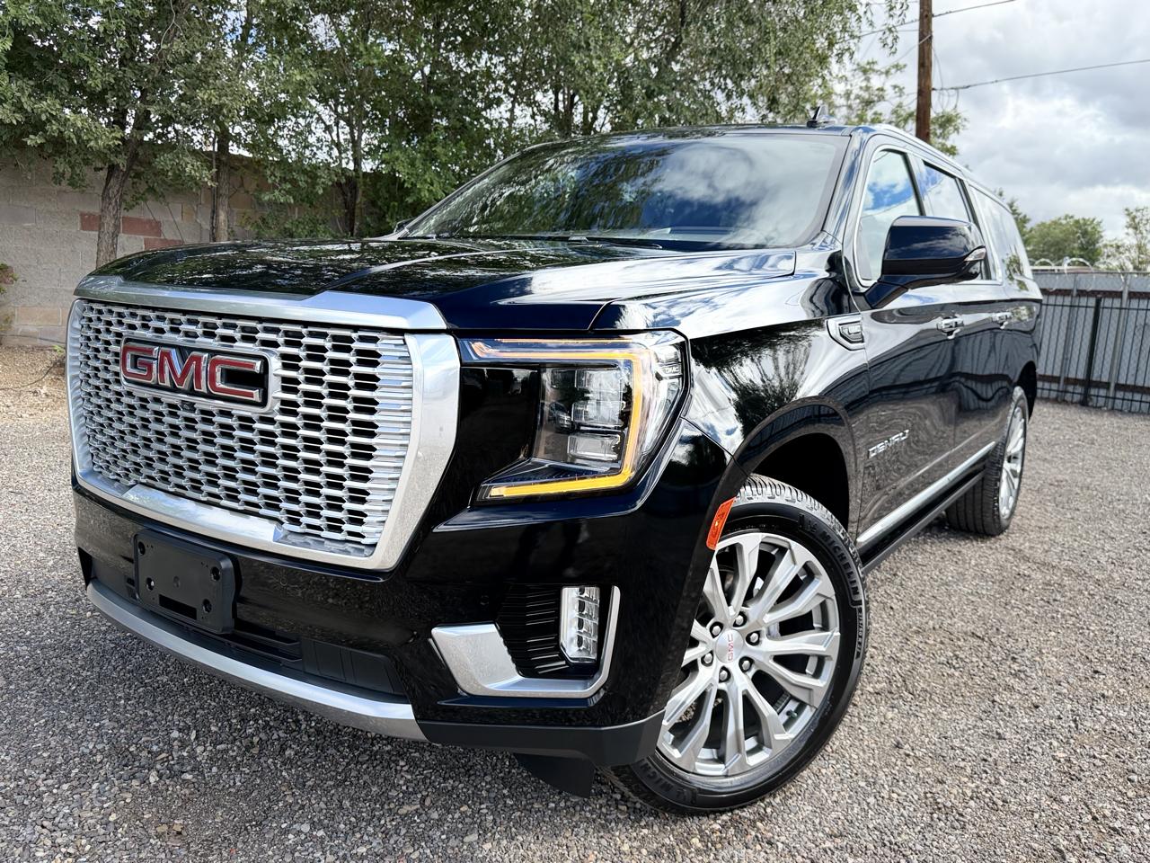 GMC Yukon XL photo 2