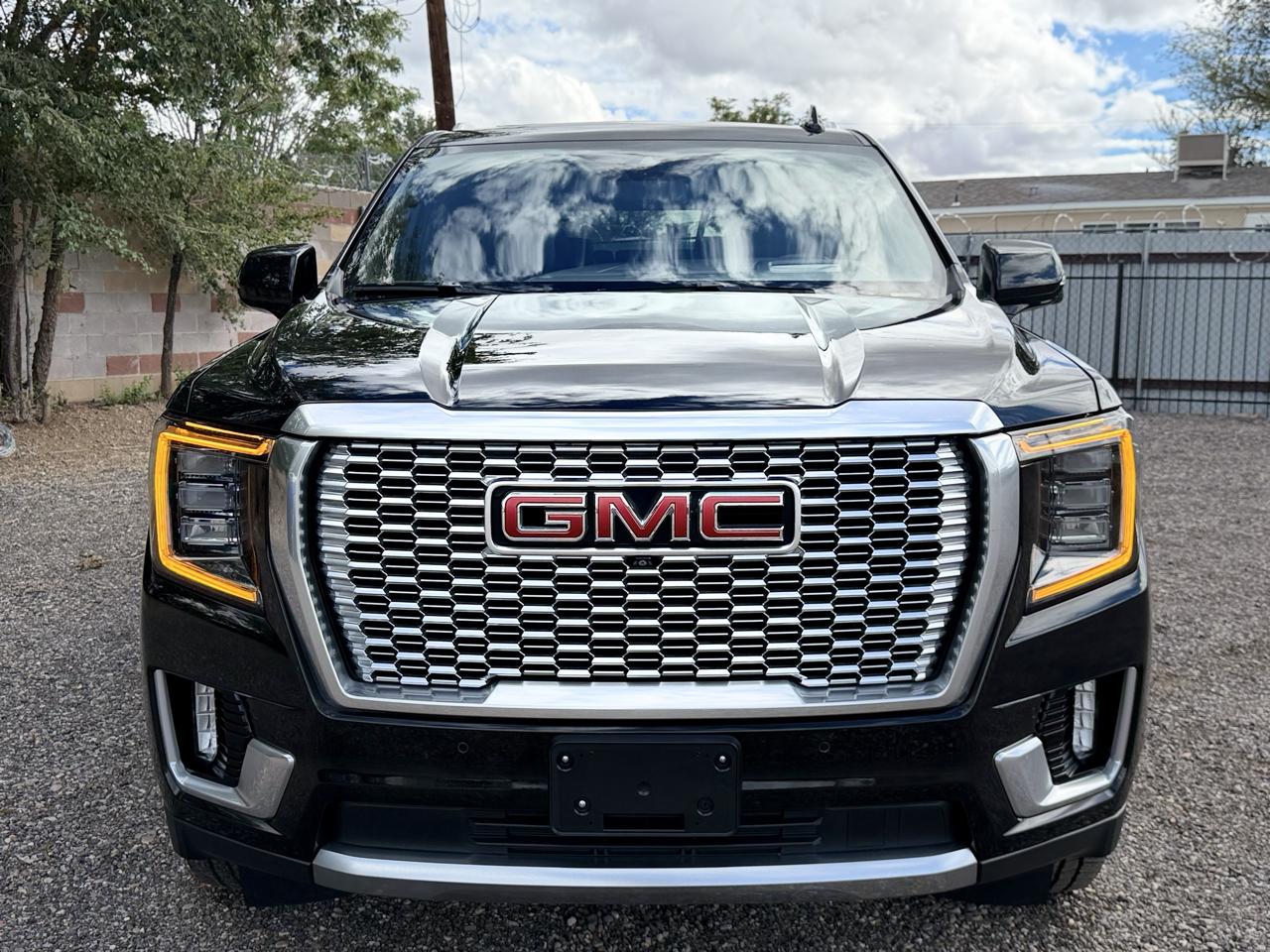 GMC Yukon XL photo 3