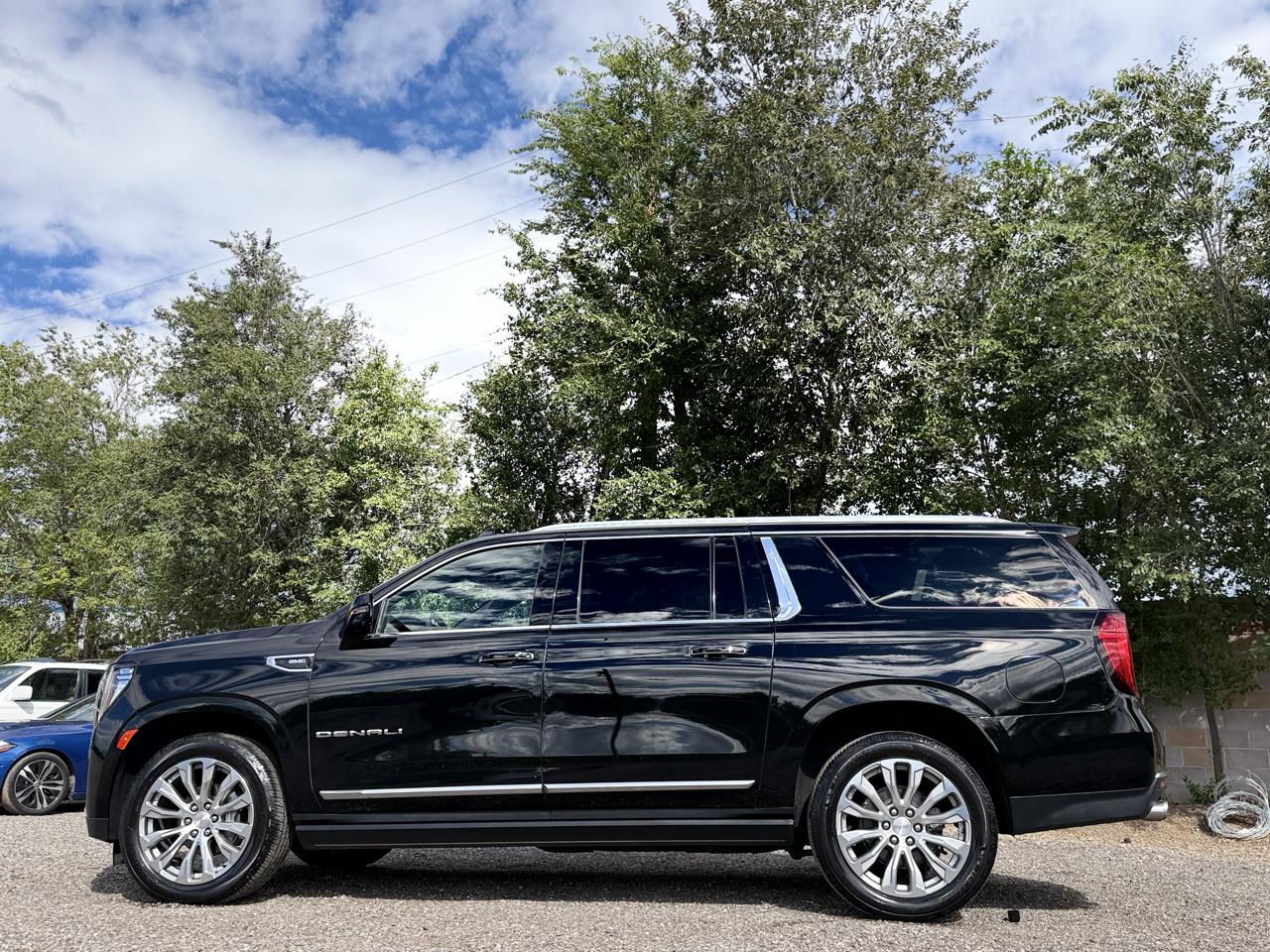 GMC Yukon XL photo 4