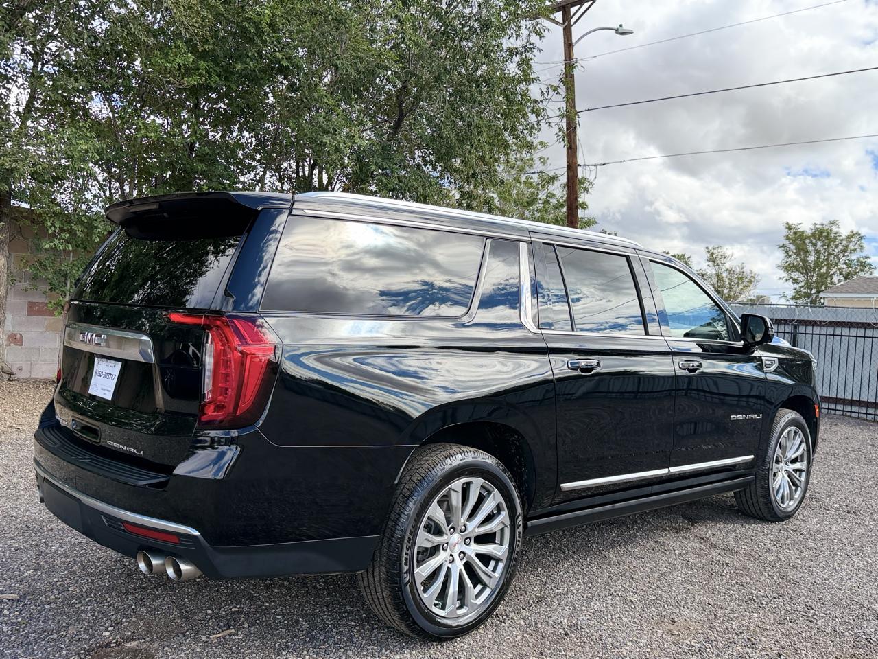 GMC Yukon XL photo 10
