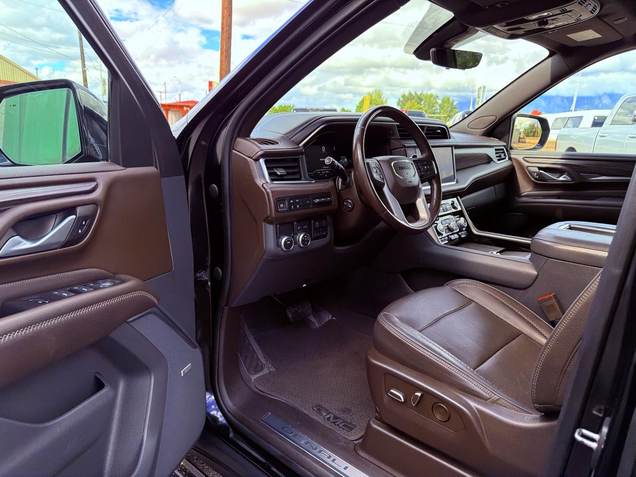 GMC Yukon XL photo 14