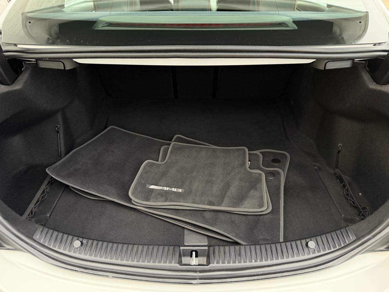 Mercedes-Benz C-Class photo 16