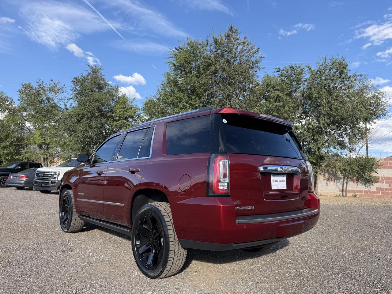 GMC Yukon photo 3