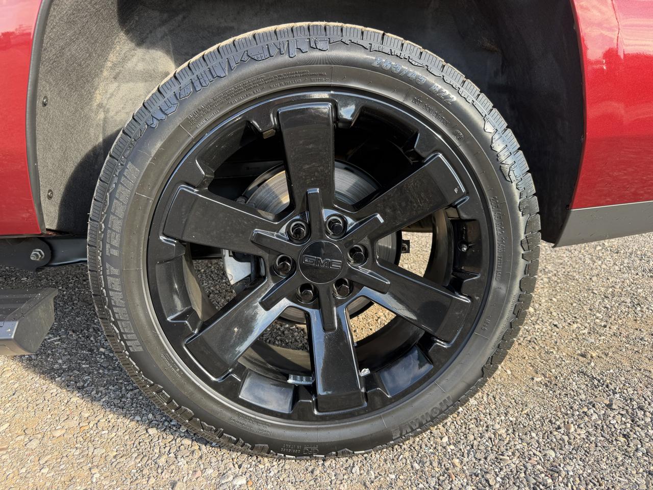GMC Yukon photo 9