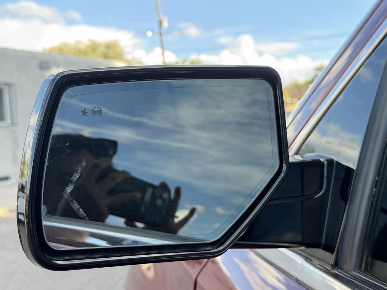 GMC Yukon photo 14