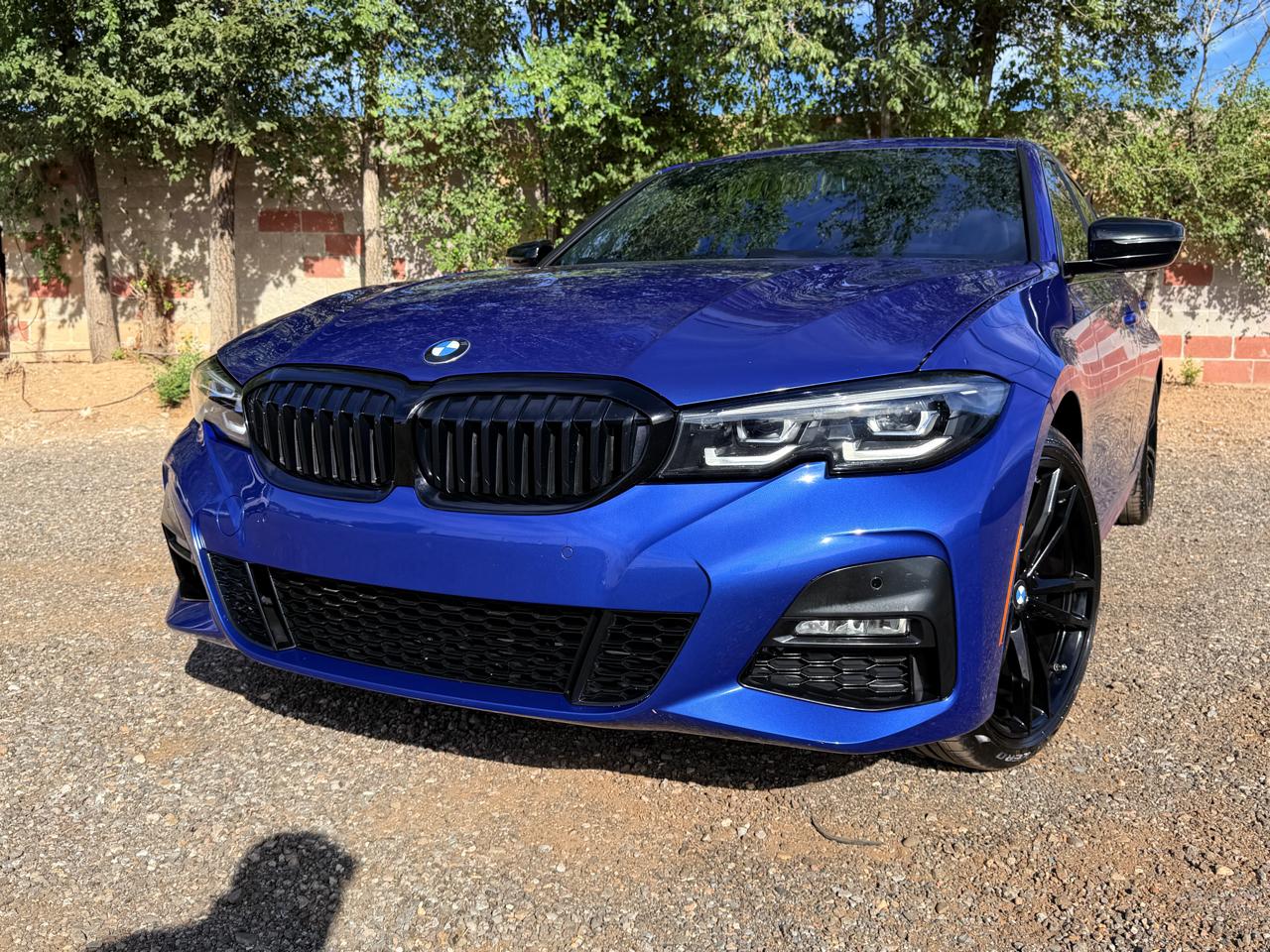 BMW 330i photo 2