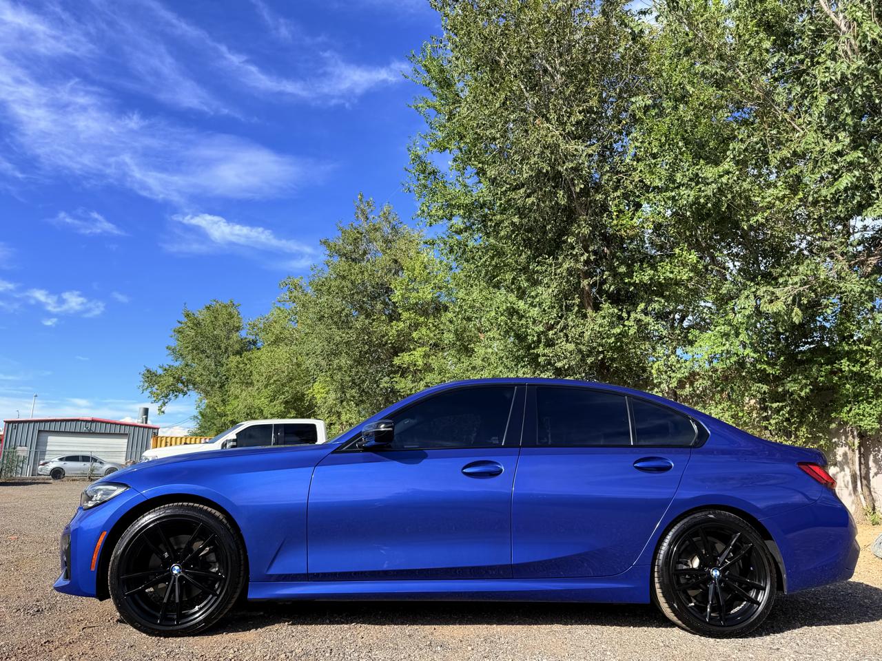 BMW 330i photo 3