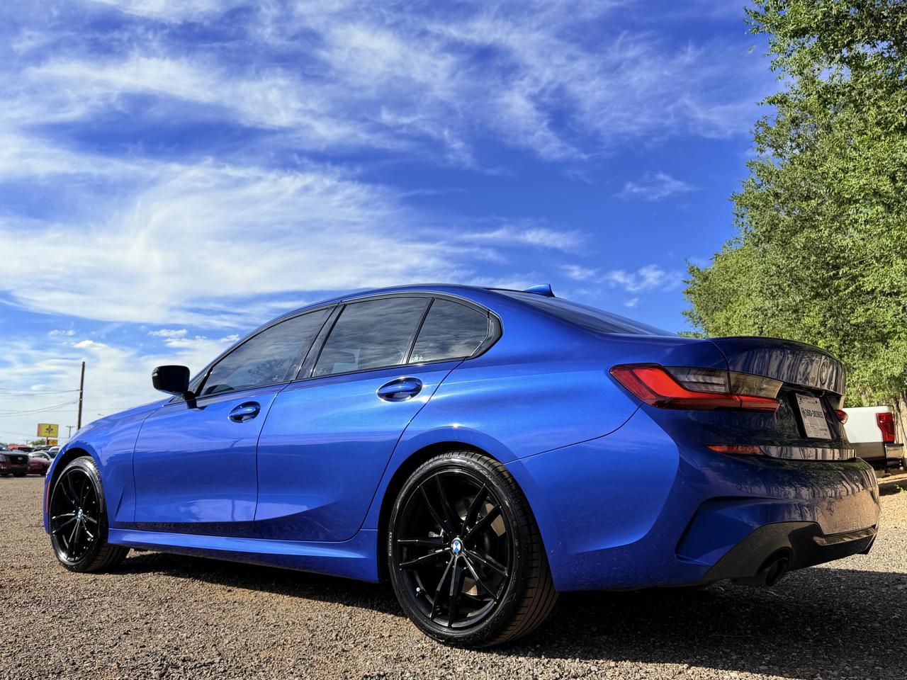 BMW 330i photo 4