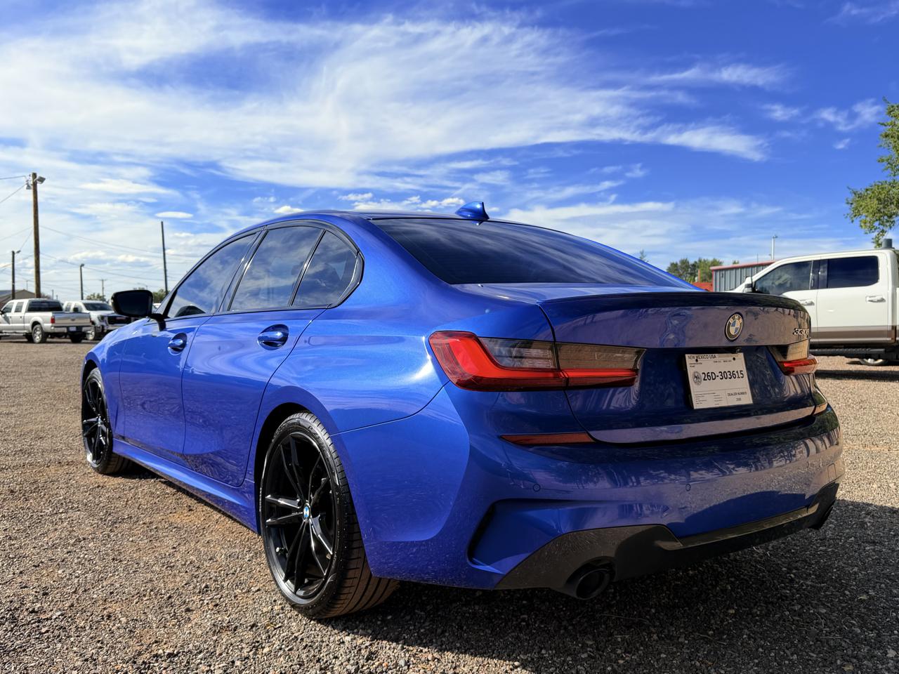 BMW 330i photo 5