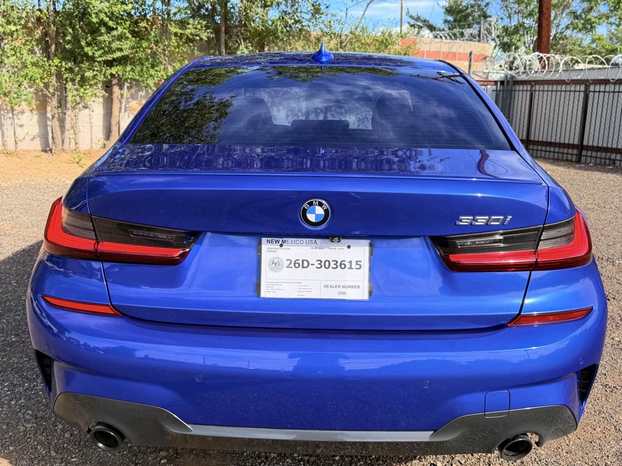 BMW 330i photo 7