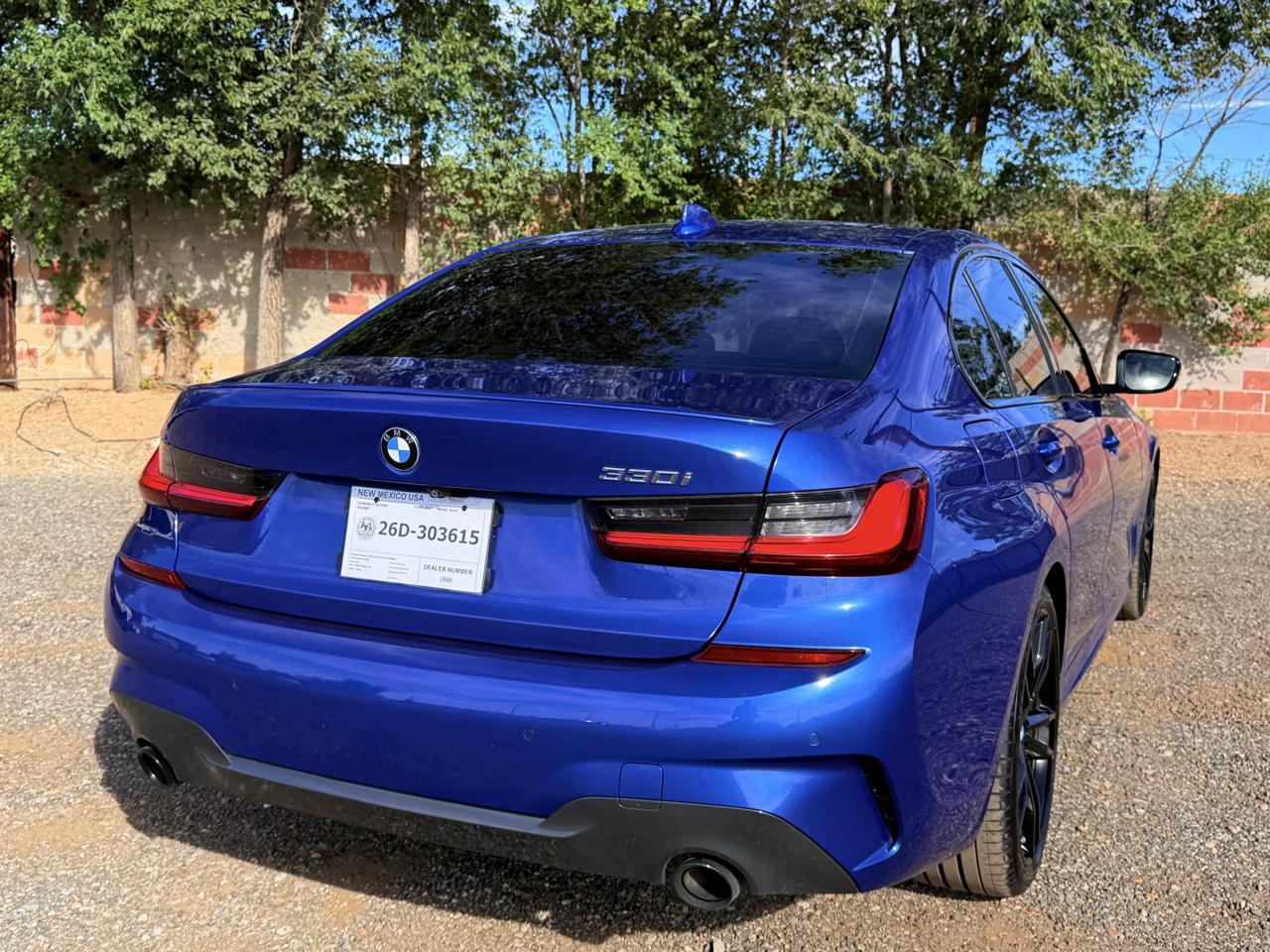 BMW 330i photo 8