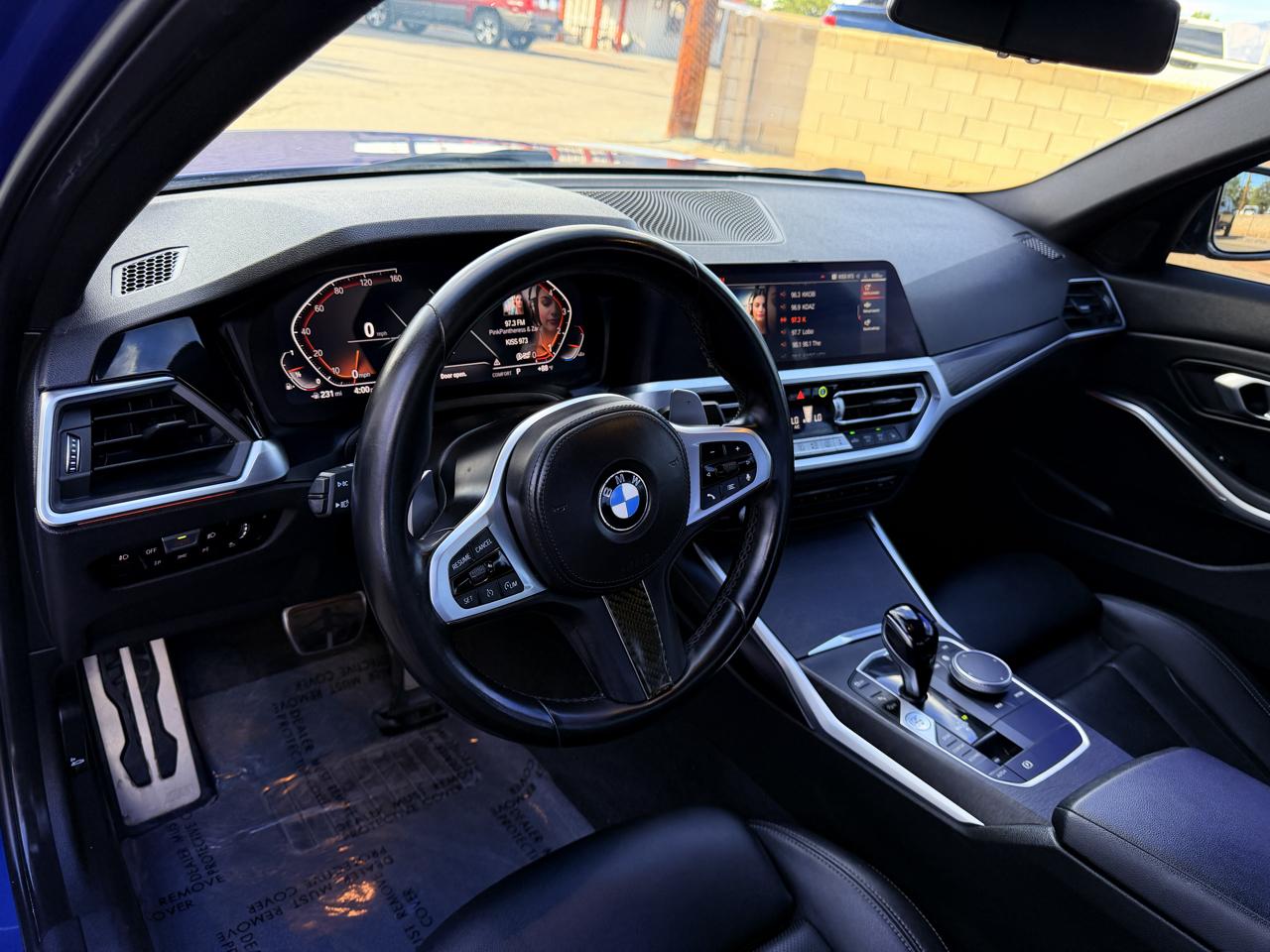 BMW 330i photo 16
