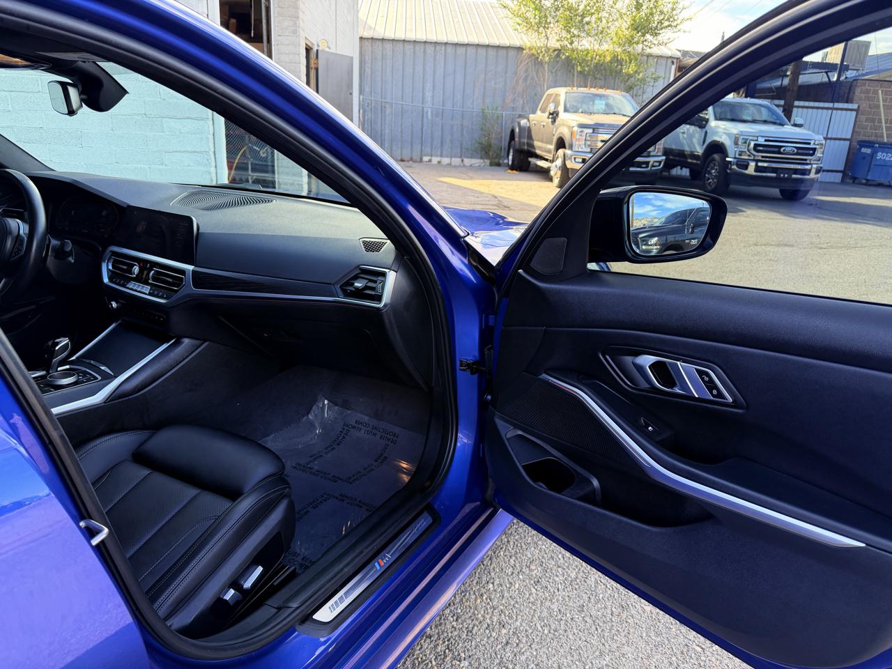 BMW 330i photo 17