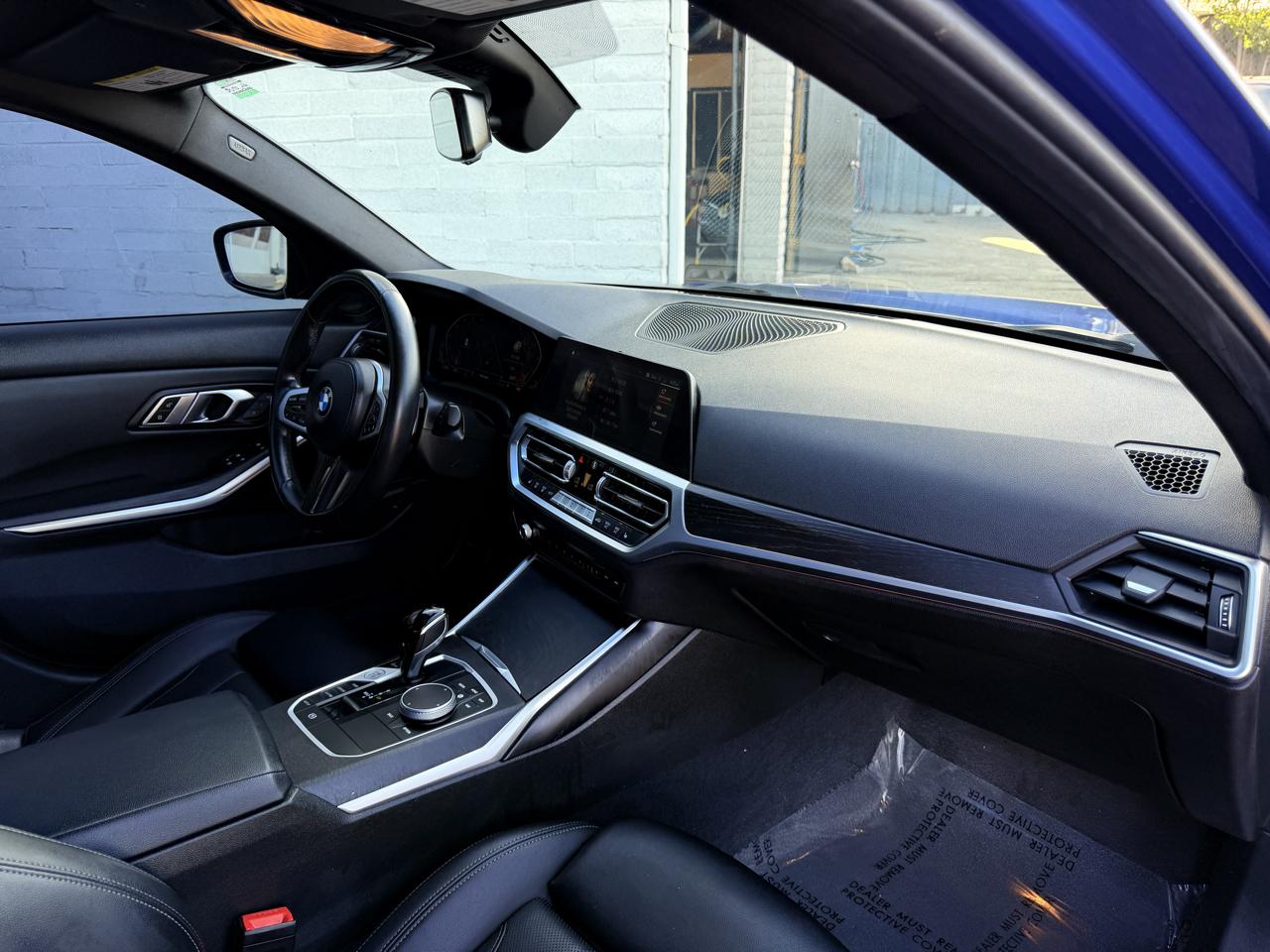 BMW 330i photo 19