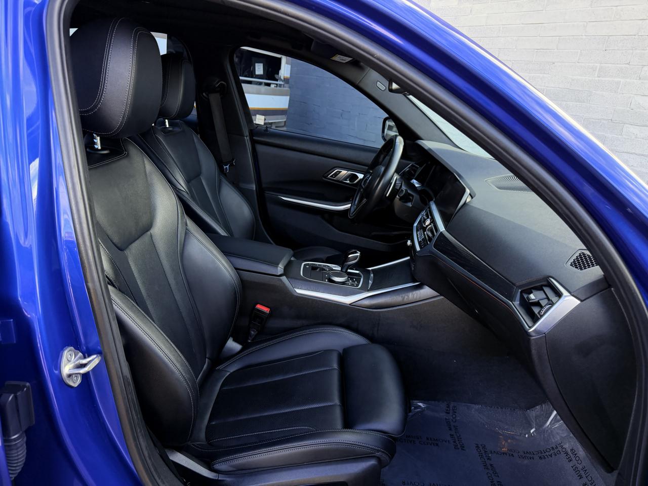 BMW 330i photo 24