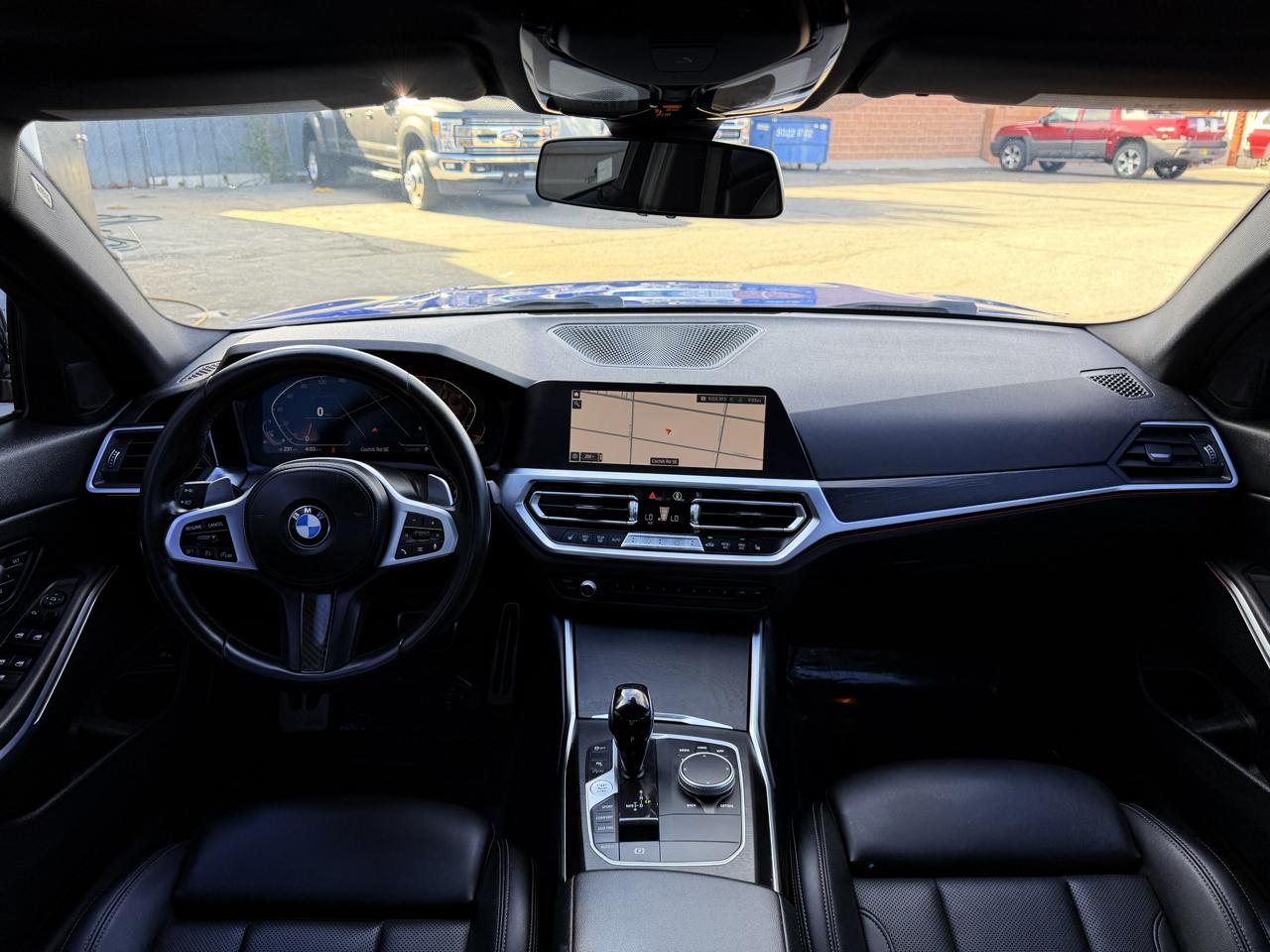 BMW 330i photo 29
