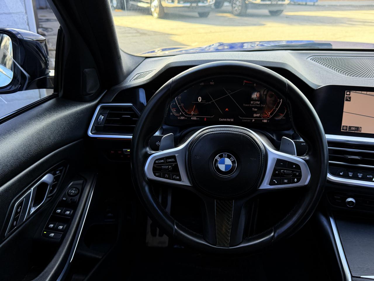 BMW 330i photo 30