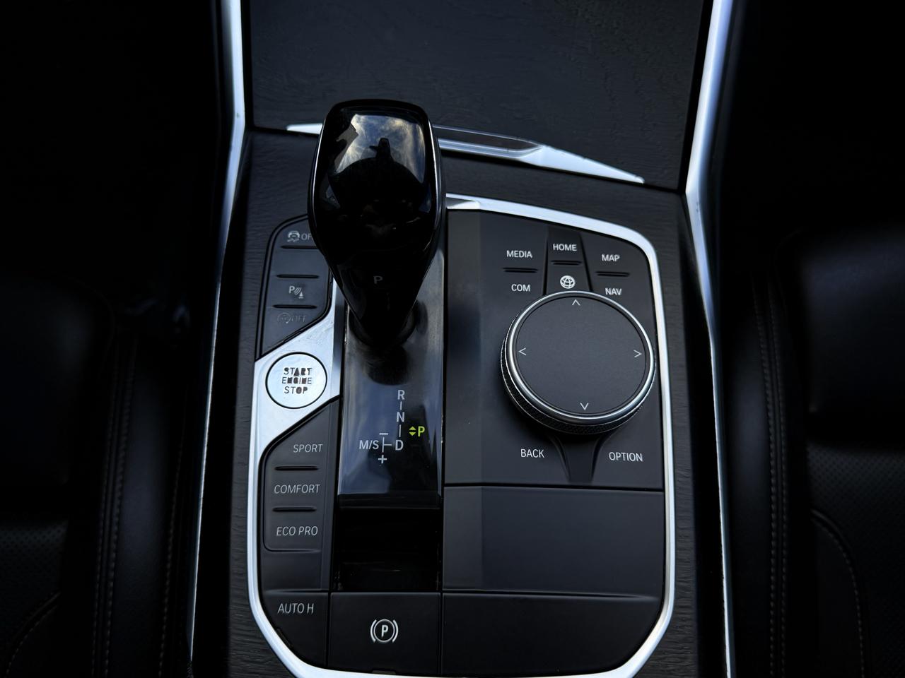 BMW 330i photo 33